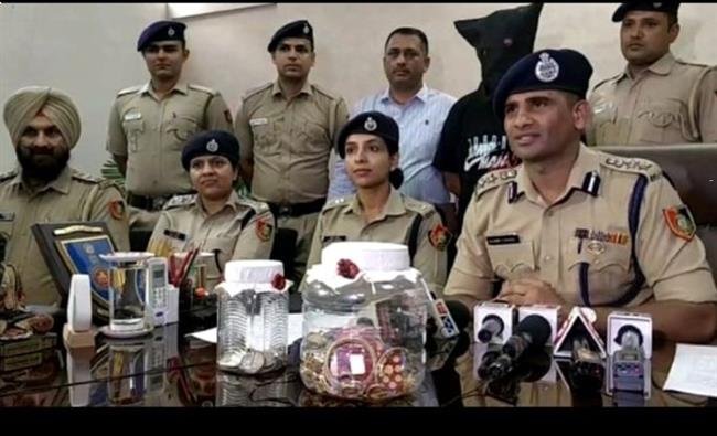 CHANDIGARH POLICE SUCCESS STORY: A CASE OF BURGALARY AT  IAS OFFICER  HOUSE SOLVED