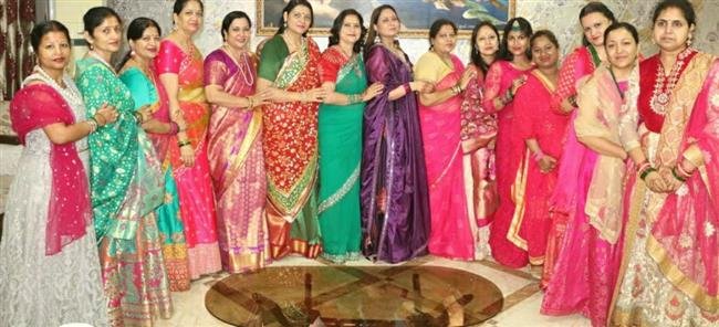 हरियाली तीज पर भगवान शिव माता पार्वती तथा वृक्षों, नदियों एवं वरुण देवता की उपासना की जाती है : मंजू मल्होत्रा फूल