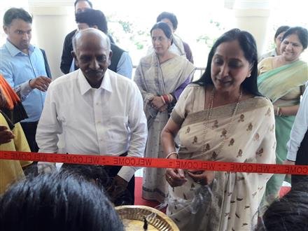 लारेट कॉलेज के आधुनिक ऑडिटोरियम का लोकार्पण