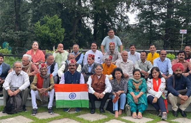 बाबा भलकू और समस्त कामगारों की स्मृति में समर्पित की रेल और झाझा यात्रा में 30 लेखक हुए शामिल