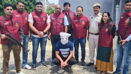 DELHI CRIME BRANCH NABS NOTORIOUS INTERSTATE CHEAT AND AUTO-LIFTER