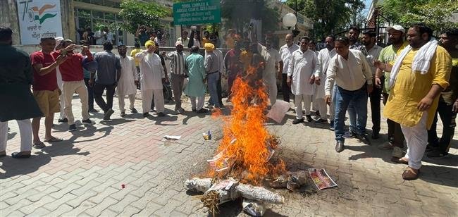 डेराबस्सी नगर परिषद के प्रधान रंजीत रेड्डी और कांग्रेस नेता भूपिंदर शर्मा को भेजा जेल