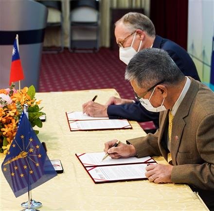 GOV. HOLCOMB-LED DELEGATION ADVANCES INNOVATION, SEMICONDUCTOR INDUSTRY IN TAIWAN