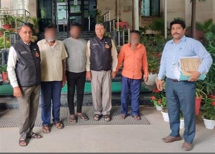 DELHI EOW NABS THREE DUPING SHOPKEEPERS OF ASIA LARGEST GARMENT MARKET GANDHI NAGAR MARKET TO THE TUNE OF RS. 14 CRORES.