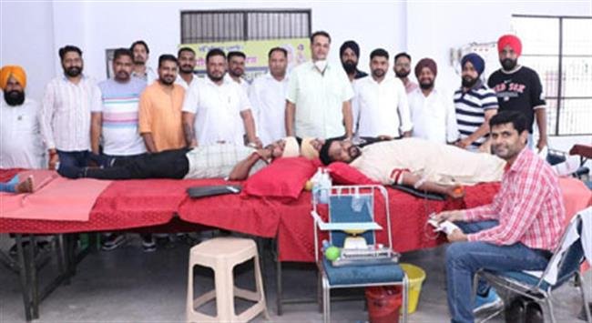 श्री गुरू ग्रंथ साहिब जी के पहले प्रकाश पर्व को समर्पित खूनदान कैंप लगाया