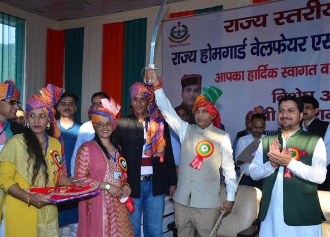 मुख्यमंत्री ने होमगार्ड जवानों को बिना ब्रेक के साल के 12 माह ड्यूटी देने की घोषणा की