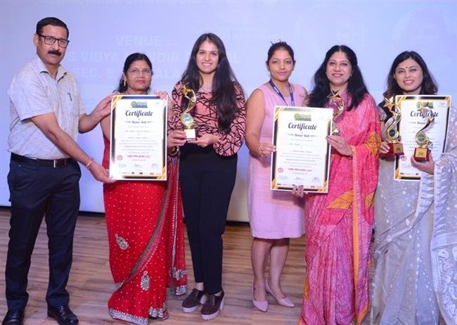 निखार राष्ट्रीय गरिमा अवार्ड से सम्मानित