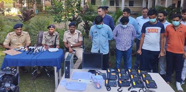 CYBER POLICE BUSTED ONLINE JOB RACKET:  FOUR NABS RUNNING A CALL CENTRE IN NOIDA