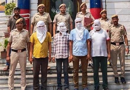 INTERSTATE GANG OF ATM CHEATS HELD FOR CHEATING MANY INNOCENT PEOPLE BY CRAFTILY CHANGING THEIR ATM CARDS