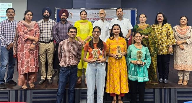 GGDSD COLLEGE’S PANJABI DEPTT ORGANISED A DEBATE COMPETITION ON AMRIT MAHA USAV