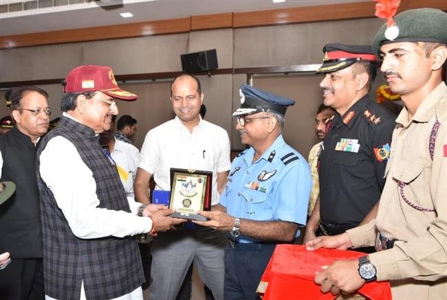 MoS AJAY BHATT HONOURS MERITORIOUS NCC CADETS