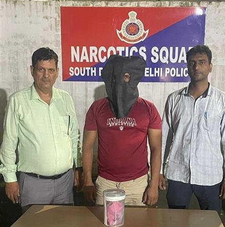 NARCOTIC SQUAD ARRESTED DRUG PEDDLER HAILS FROM NEPAL