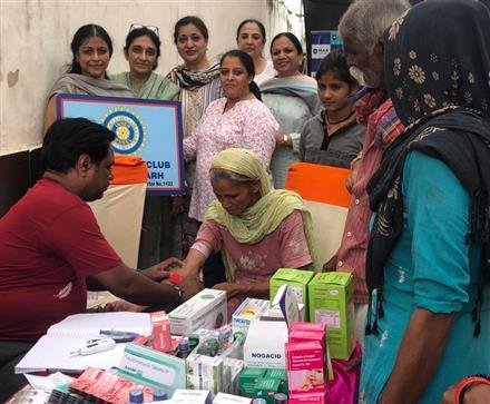 71 लोगों ने इनर व्हील क्लब के निःशुल्क चिकित्सा शिविर का लाभ उठाया