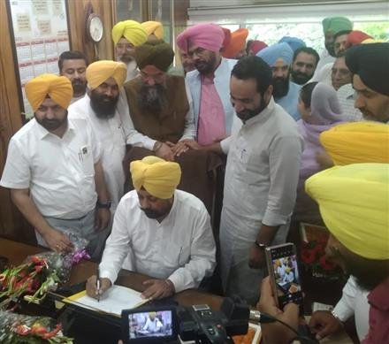 DALVIR DHIILON ASSUMES CHARGE AS CHAIRMAN PSIEC