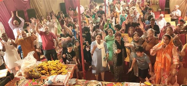 राम कथा में राम विवाह पर झूमे श्रद्धालु