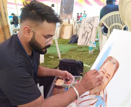 ARTISTS FROM DIFFERENT STATES SHOW SKILLS IN PAINTING