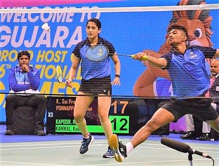 AAKARSHI, SAI PRANEETH TAKE HOME BADMINTON CROWNS