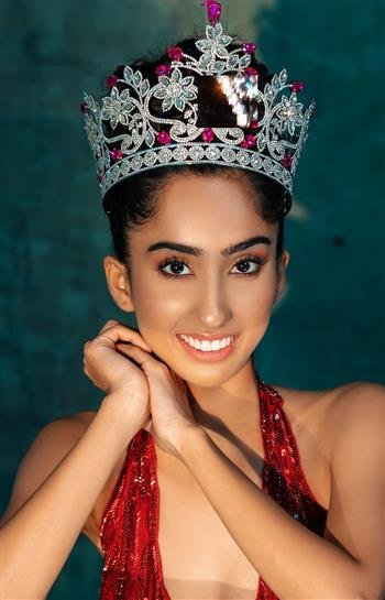 TRICITY'S 23-YEAR-OLD ARSHIYA SAREEN CROWNED MISS GLOBE INDIA 2022