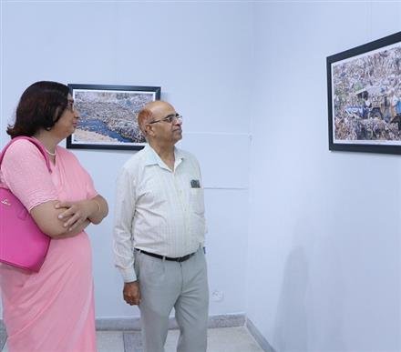 DIRTY PICTURE: PHOTO EXHIBITION ON DADUMAJRA HIGHLIGHTS THE UGLY SIDE OF THE CITY BEAUTIFUL