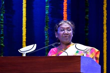 PRESIDENT OF INDIA ATTENDS CIVIC RECEPTION AT PUNJAB RAJ BHAVAN