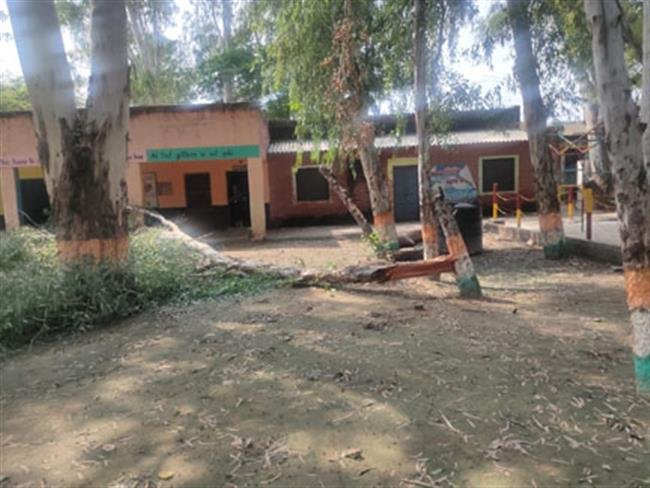 चडीगढ़ के स्कूल की तरह गांव भांखरपुर के सरकारी स्कूल में भी हो सकता है हादसा