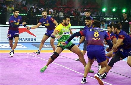 PATNA PIRATES SHOCK TABLE TOPPERS DABANG DELHI KC