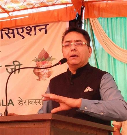 अमन अरोड़ा ने डेराबस्सी में उद्योग सेवा केंद्र का नींव पत्थर रखा