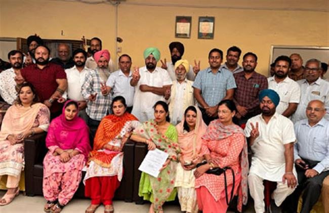 डेराबस्सी नगर काउंसिल अध्यक्ष की हुई ताजपोशी