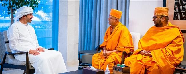 HH SHEIKH ABDULLAH BIN ZAYED AL NAHYAN RECEIVES BAPS SWAMIS FOR DIWALI