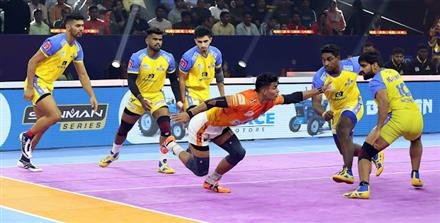TAMIL THALAIVAS CLINCH THRILLER TO REMAIN UNBEATEN