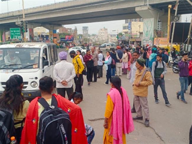 पंजाब रोडवेज की हड़ताल के चलते पूरा दिन परेशान रही सवारियां
