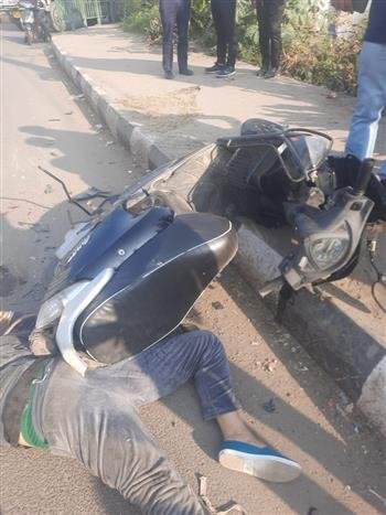 ट्रक ने एक्टिवा सवार को कुचला, महिला की मौत