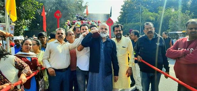 भ्रमण को निकले साईं : हज़ारों श्रद्धालुओं ने जगह जगह किया स्वागत