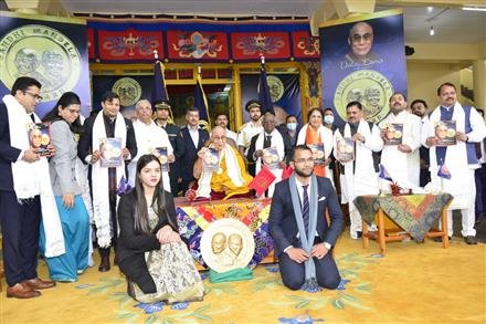 HIMACHAL GOVERNOR FELICITATES HIS HOLINESS DALAI LAMA WITH GANDHI MANDELA AWARD