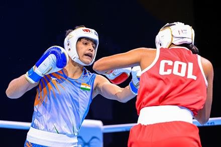 DEVIKA, PREETI CRUISE INTO QUARTERS AT YOUTH WORLD BOXING