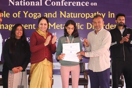PU ANNUAL ATHLETIC MEET: GOVT. COLLEGE OF YOGA EDUCATION AND HEALTH CLINCHES OVERALL TROPHY (WOMEN)