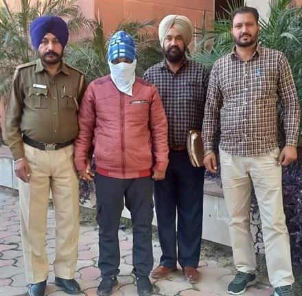 CHANDIGARH PO CELL TEAM NABS TWO ABSCONDING ACCUSED