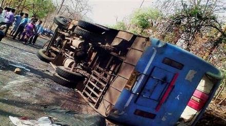 HIMACHAL ACCIDENT: TOURISTS VEHICLE  OVERTURNED ON WAY TO CHANDIGARH NEAR KIRATPUR MANALI HIGHWAY , 16 INJURED