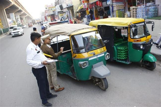 जीरकपुर: ऑटो के कारण प्रभावित हो रहा ट्रैफिक, जीरकपुर में किए गए 45 चालान