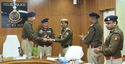 ATTACK ON  JAIL VAN  CARRYING SHARDHA KILLER AFTAB , CP PRAISES SECURITY TEAM AVERTED UNTOWARD INCIDENT