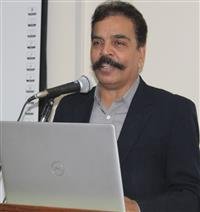 MCM HOLDS TALK ON CAREER IN RADIO AND THE ART OF VOICE MODULATION