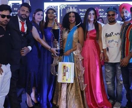 MISS & MRS INDIA CLASSIC CROWN QUEEN 2022 SHOW ON DEC 11