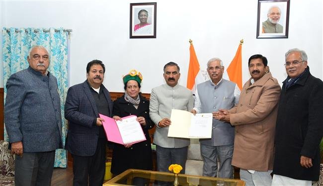 SUN RISES FOR SUKHU:  WILL TAKE OATH AS CM AT HISTORIC RIDGE ON SUNDAY