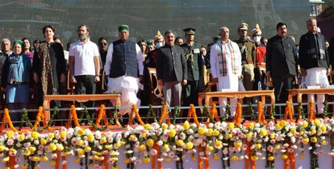 सुखविंदर सिंह सुक्खू ने हिमाचल प्रदेश के मुख्यमंत्री और मुकेश अग्निहोत्री ने उप-मुख्यमंत्री पद की शपथ ग्रहण की