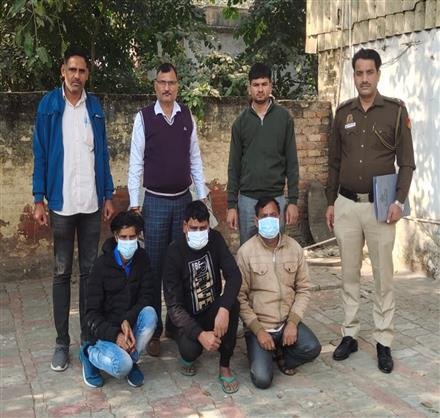 INTERSTATE DRUG SYNDICATE BUSTED, THREE HELD WITH GANJA WORTH 11 LACS