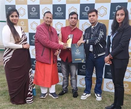 हरमिटेज सेंट्रल के ज्योतिष शिविर में सैकड़ों ने दिखाई कुंडली