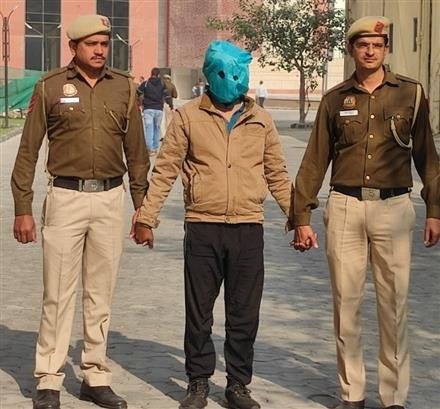 8TH CLASS DROPOUT IMPERSONATING AS IPS OFFICER ON SOCIAL MEDIA TO INFLUENCE AND CHEAT PEOPLE MOSTLY WOMEN ARRESTED