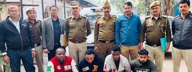 CYBER POLICE BUSTED NOTORIOUS GANG OF INTERNATIONAL ONLINE FRAUDSTERS , FIVE  AMONG THREE FOREIGNER ARRESTED