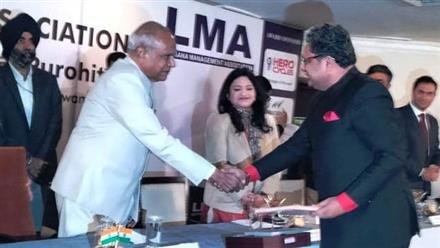 DR. ANIRUDH GUPTA AWARDED WITH “DAYANAND MUNJAL AWARD FOR MANAGER OF THE YEAR 2021”