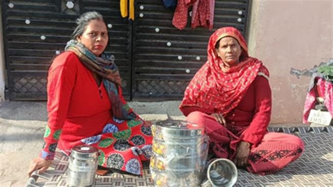 लालच में महिलाओं ने सोने के गवाऐ गहने